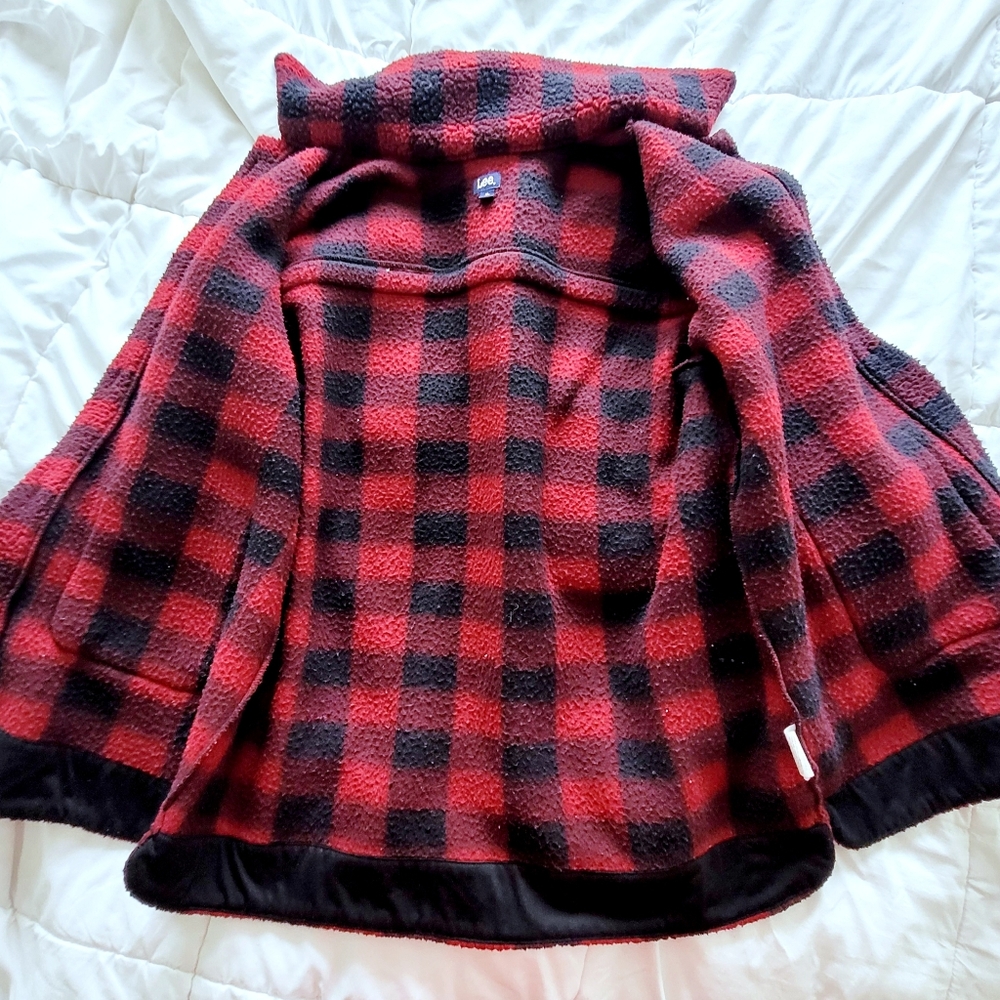 LEE Red/Black Plaid Sherpa Shacket Comfy Cozy Fall Fleece Travel Winter Vegan - Picture 9 of 10